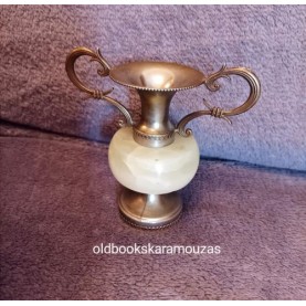 ΑΜΦΟΡΕΑΣ ΔΙΑΚΟΣΜΗΤΙΚΟΣ ΑΠΟ ΟΝΥΧΑ ΚΑΙ ΟΡΕΙΧΑΛΚΟ